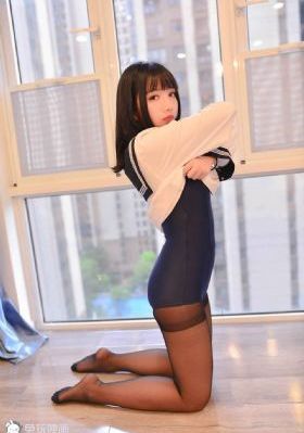 老头猛的挺进她莹莹的体导演是谁_成人在线观看免费